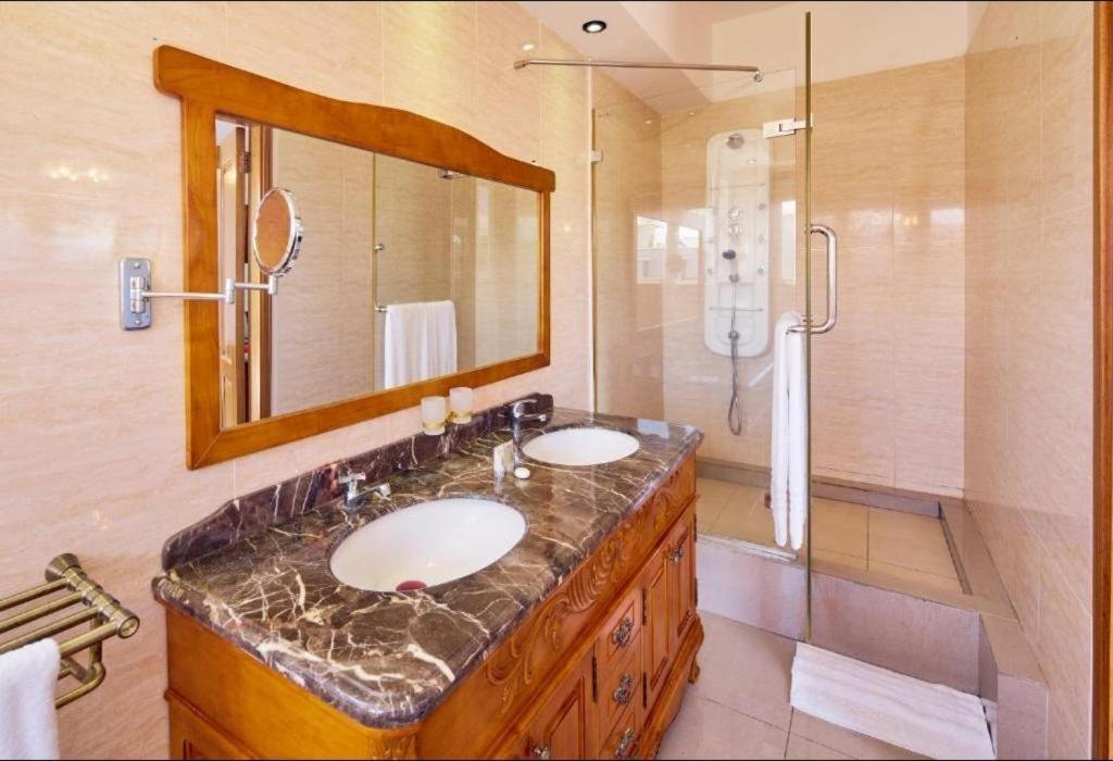 Pereybere Apartment With Breakfast And Private Balcony Pereybere Beach Luaran gambar