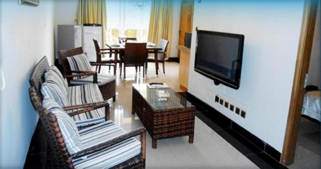 Pereybere Apartment With Breakfast And Private Balcony Pereybere Beach Luaran gambar